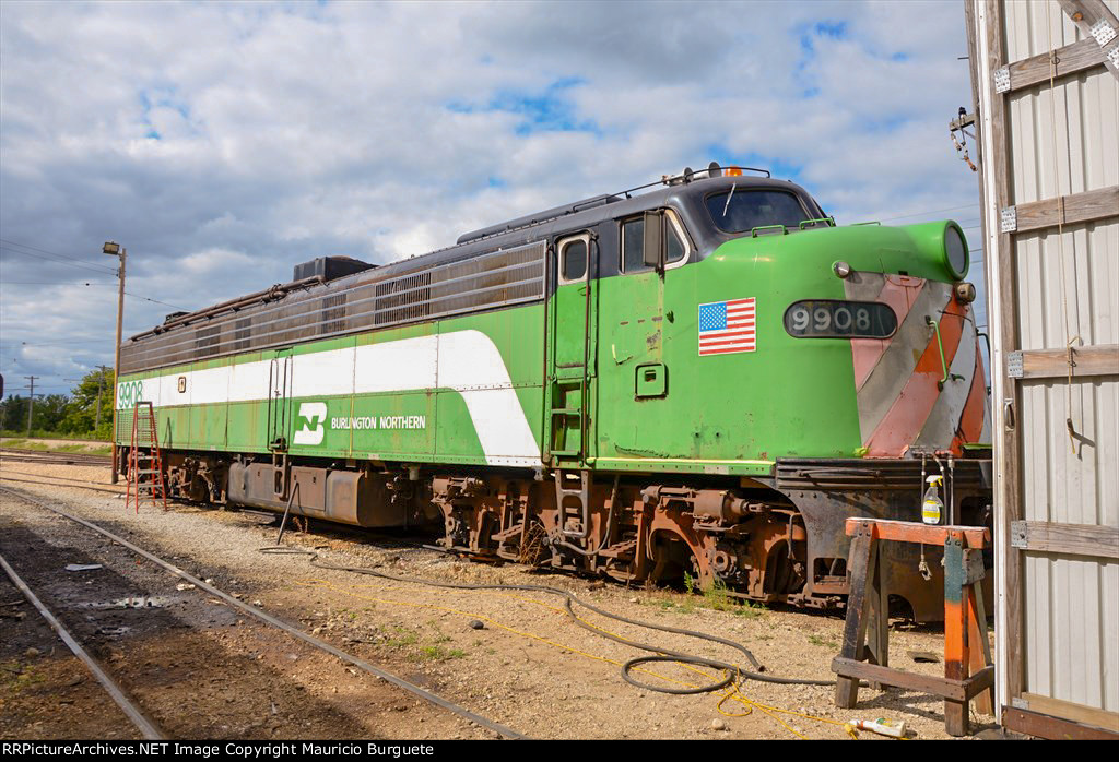 E-9AM Burlington Northern Locomotive